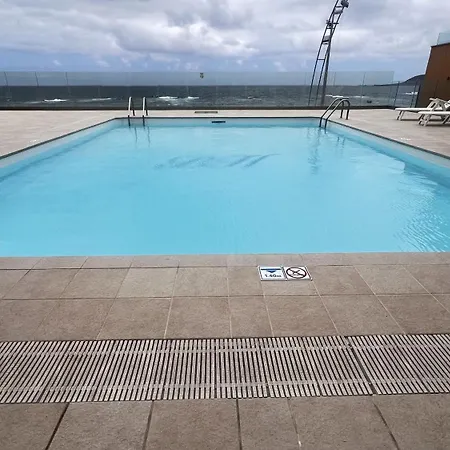 En Primera Linea De Playa Y Vistas Al Mar Y Piscina